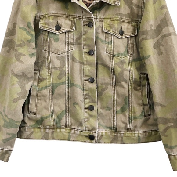 Free People x one teaspoon | Safari Camo Embroidered Collar Bandits Jean Jacket - Picture 6 of 16